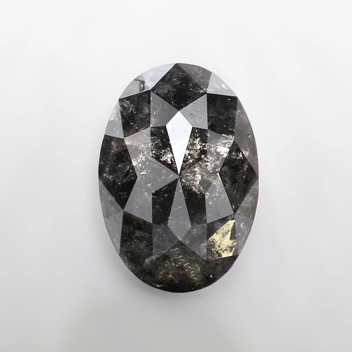 Salt & Pepper diamond | natural, oval-cut, *9x6.5mm, *1.7ct