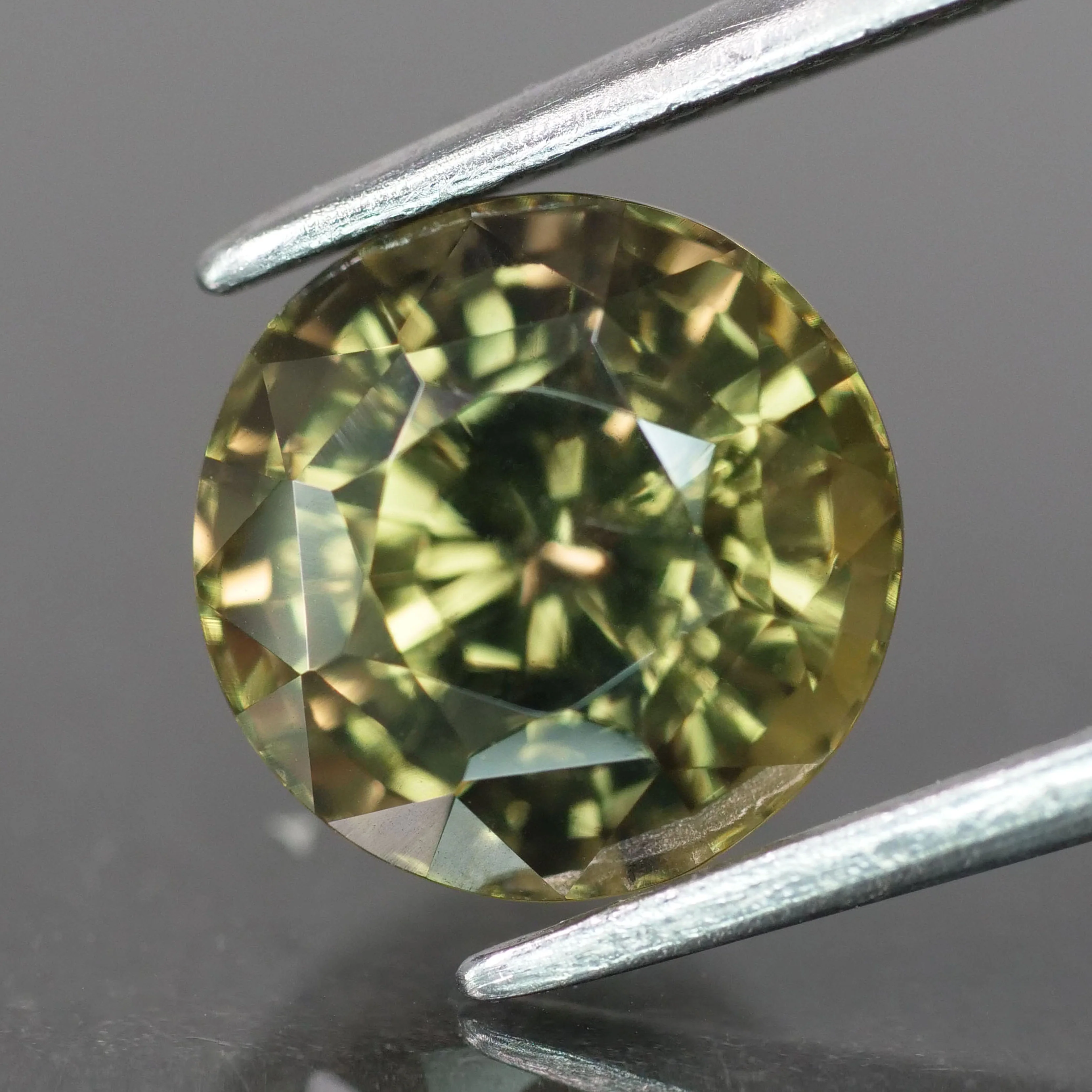 Sapphire | IGI certified | natural, multicolor: yellow, green, brown, round-cut, *8mm, *3.1ct