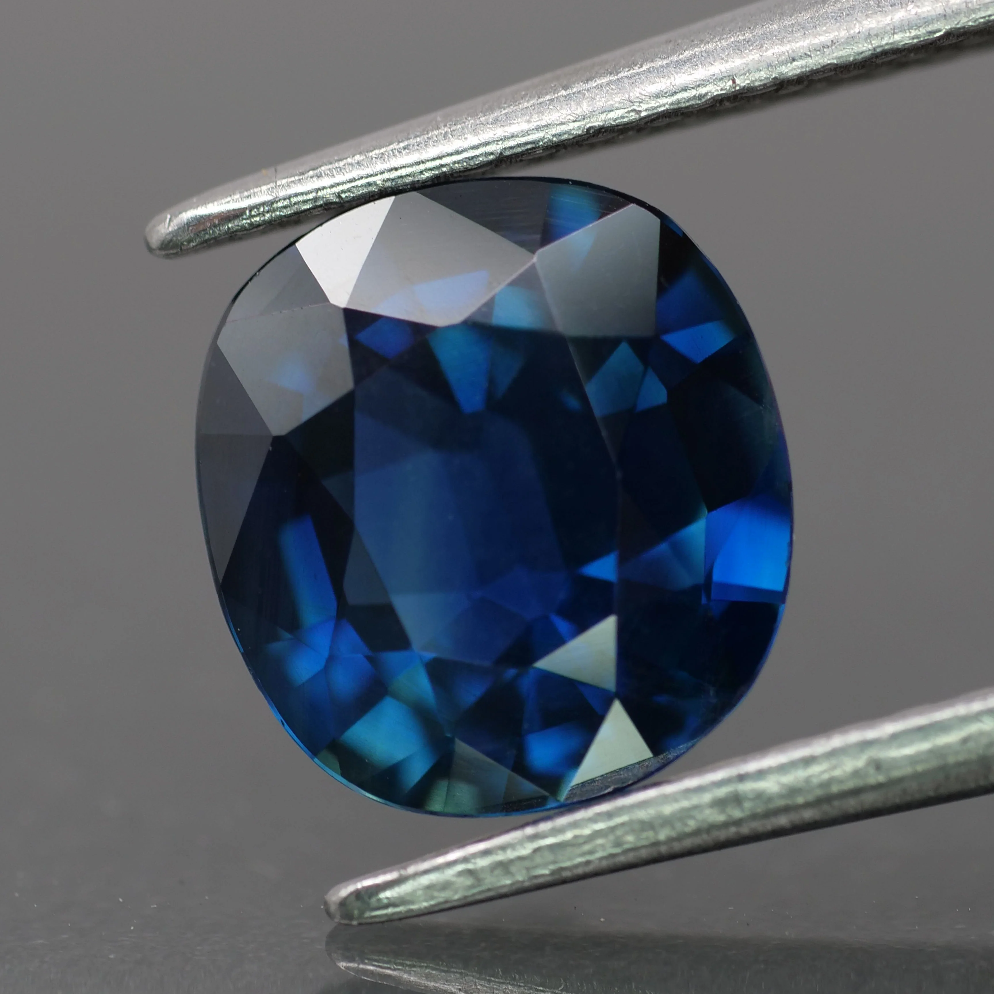 Sapphire | natural, blue color, cushion-cut, *8x7mm, 1.8ct