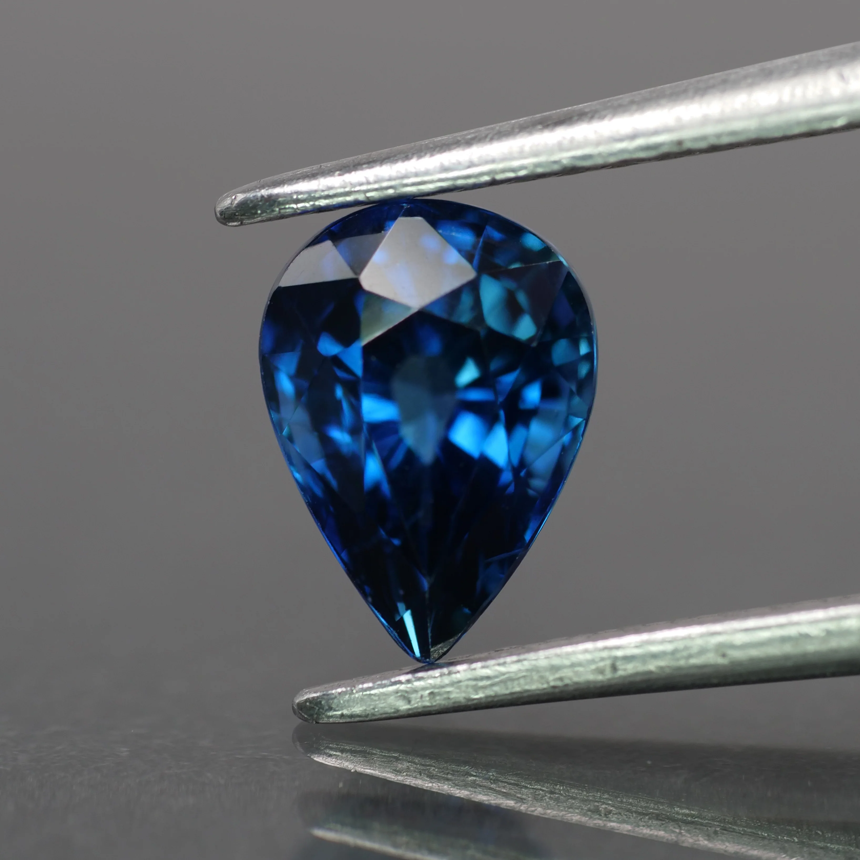 Sapphire | natural, blue color, pear-cut, 7.5x5.5mm, 1.25ct