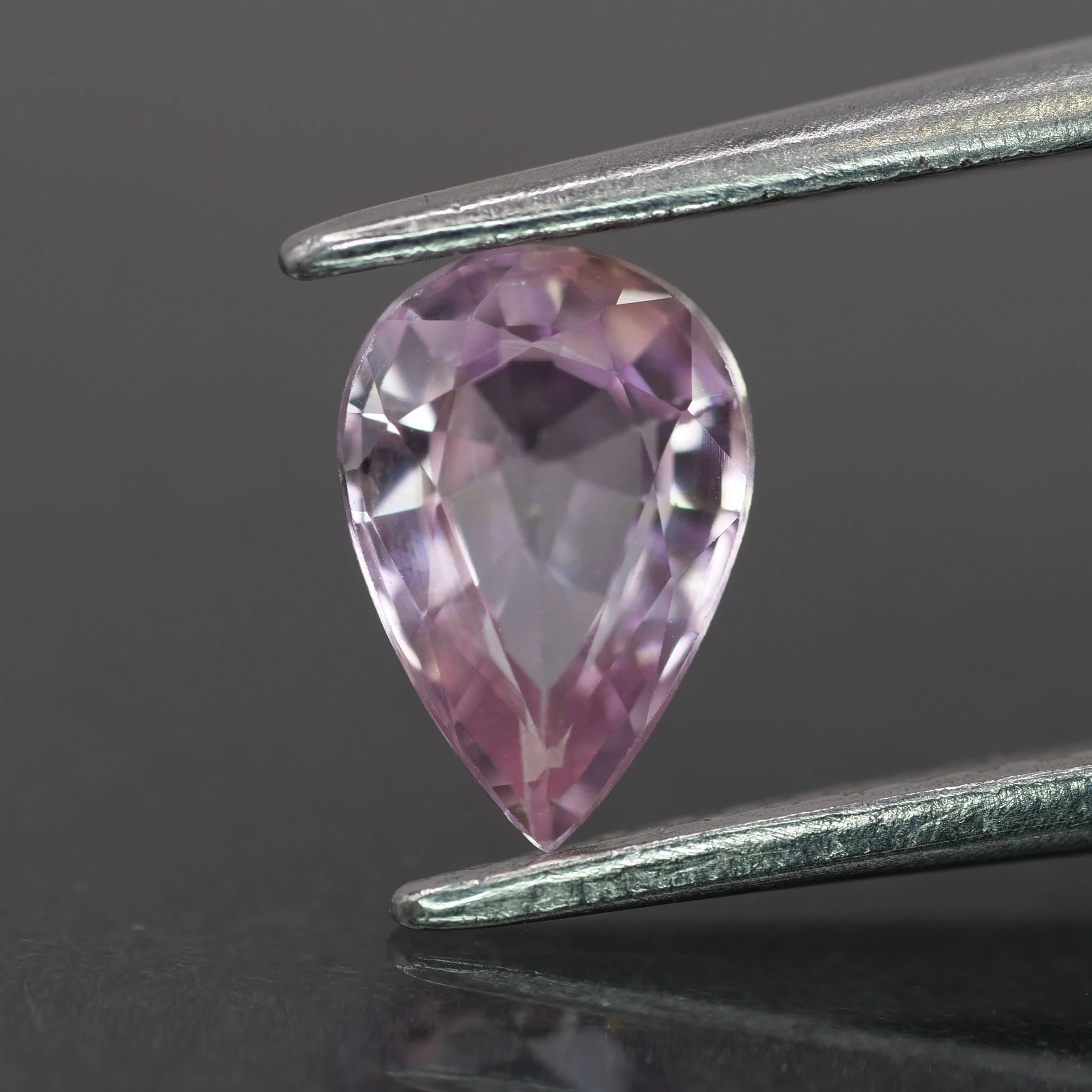 Sapphire | natural, light pink color, pear-cut, 7x5mm, 0.7ct