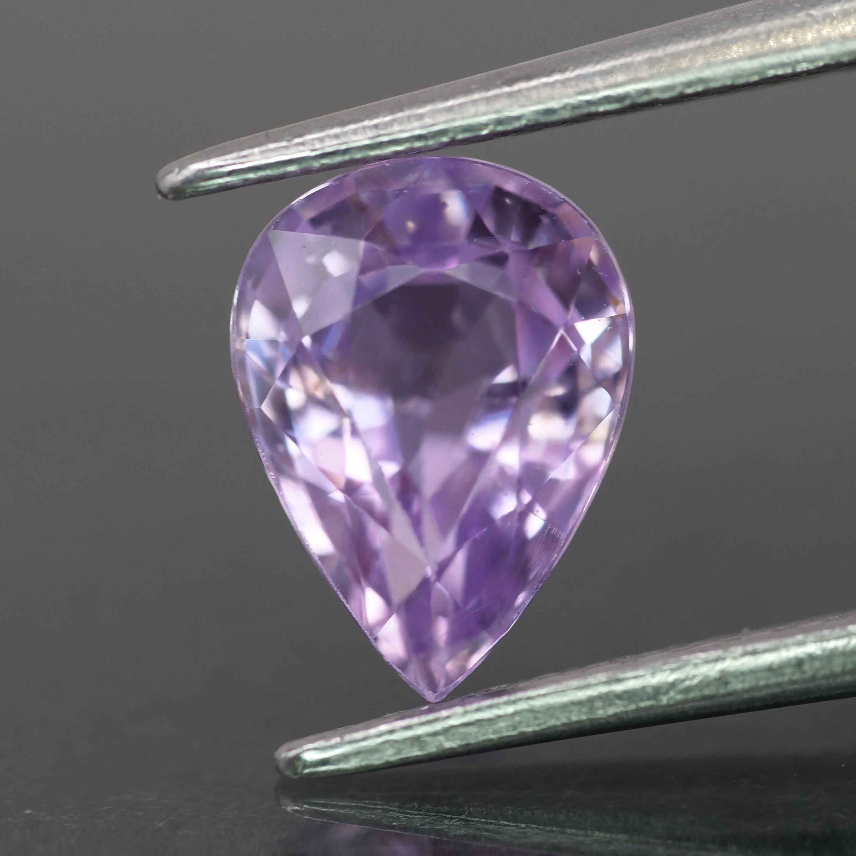 Sapphire | natural, light purplish pink color, pear-cut, *8x6mm, 1.7ct