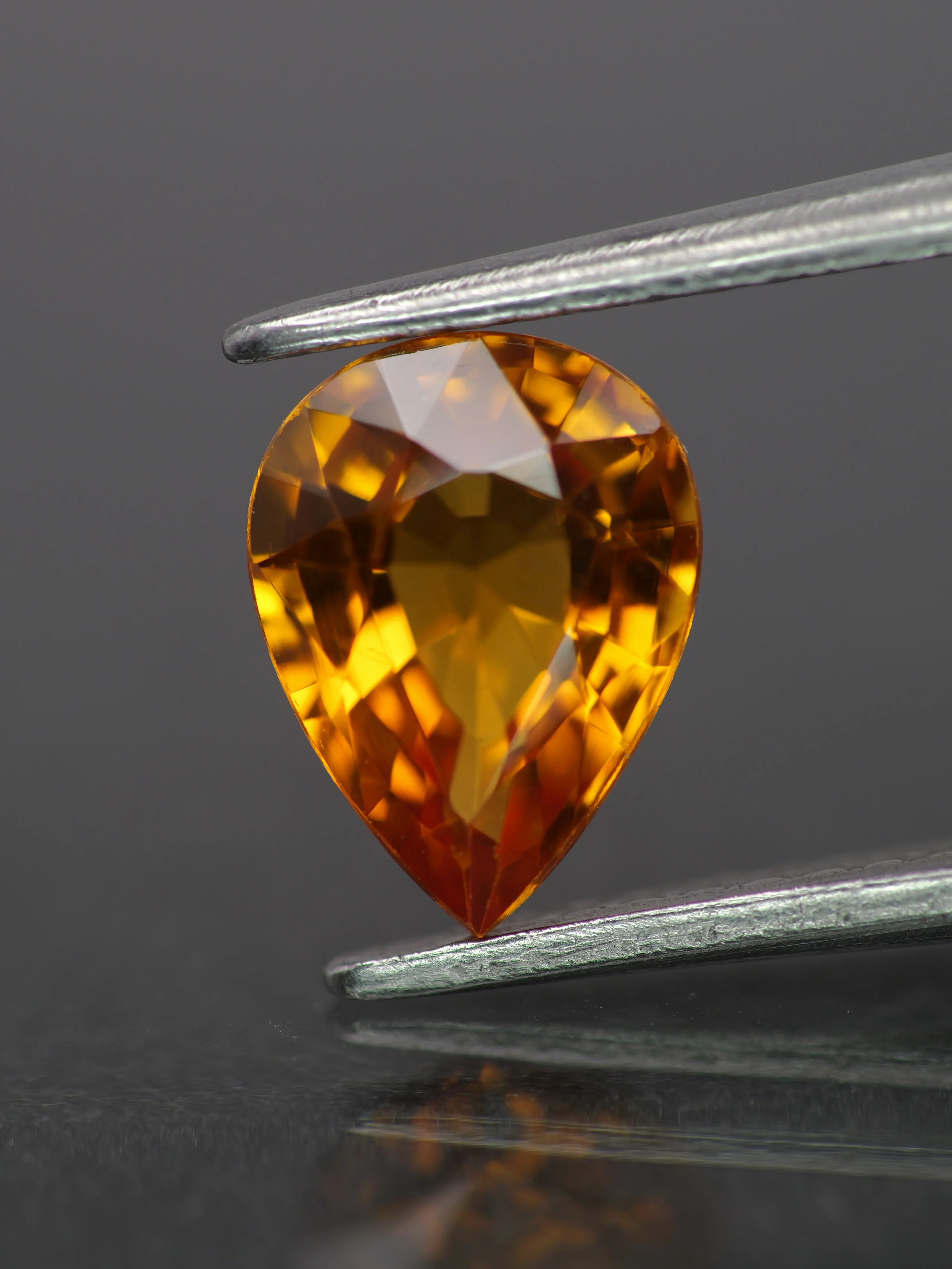 Sapphire | natural, orange color, pear-cut, 8x6mm, *1.3ct