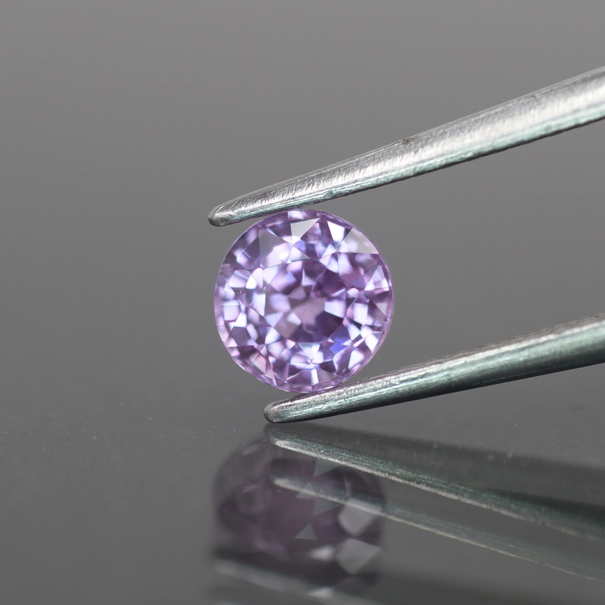 Sapphire | natural, pink color, round-cut, 5 mm, 0.7ct