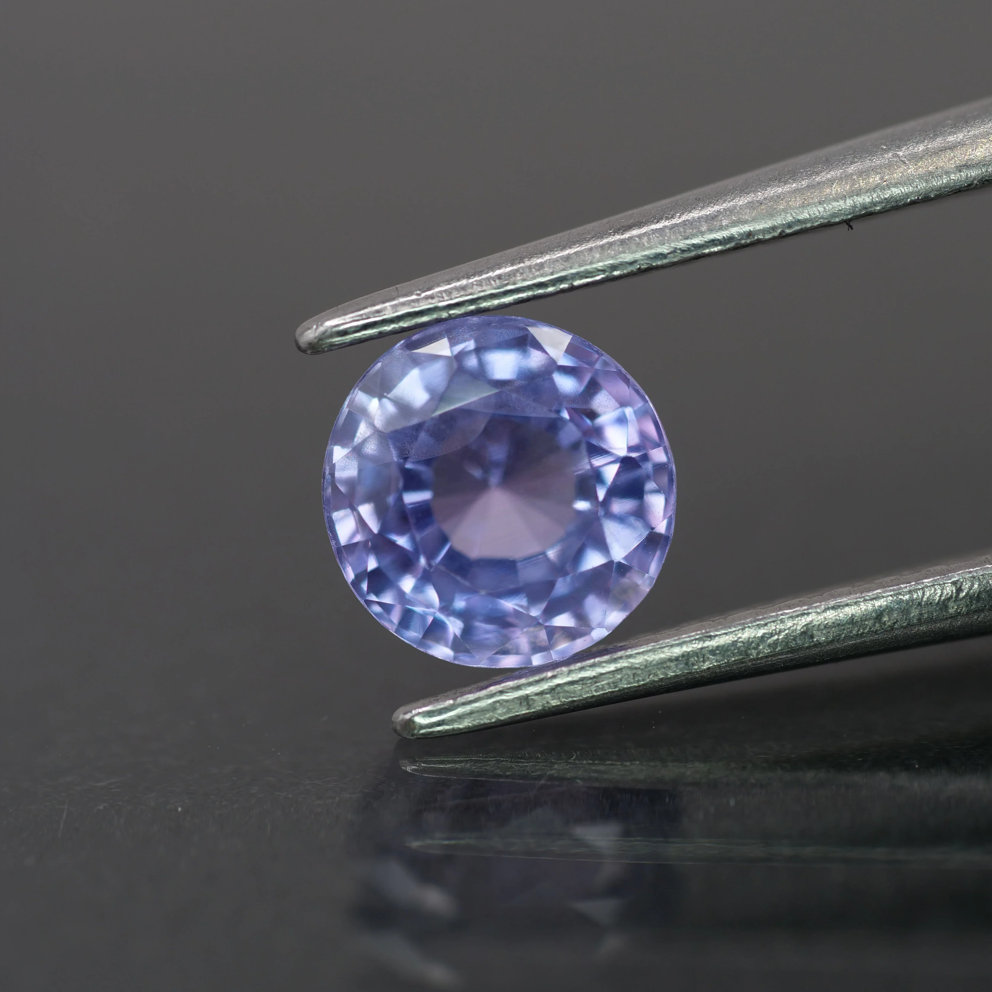Sapphire | natural, purple color, round-cut, *5.5mm, *1ct
