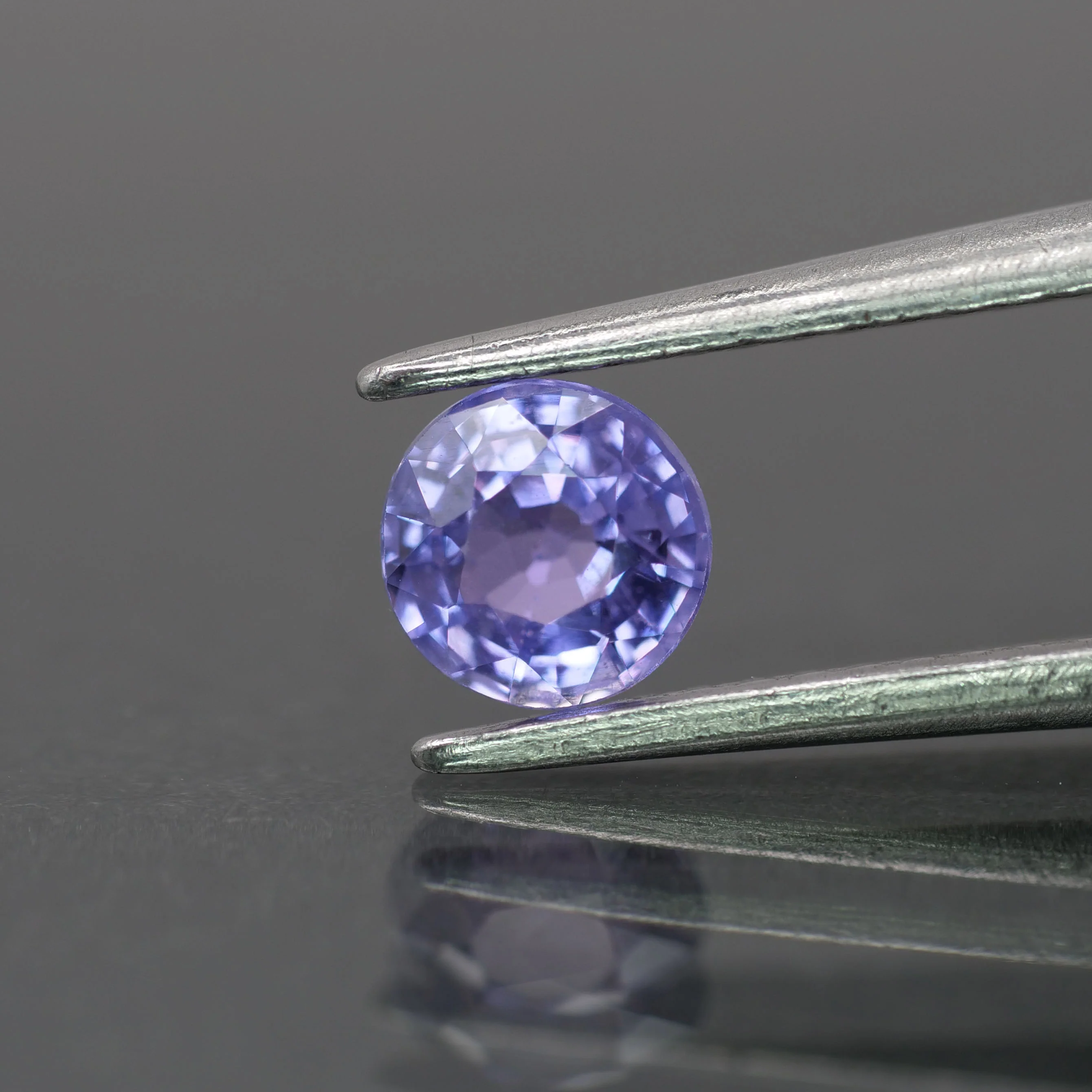 Sapphire | natural, purple color, round-cut, 5mm, 0.6ct