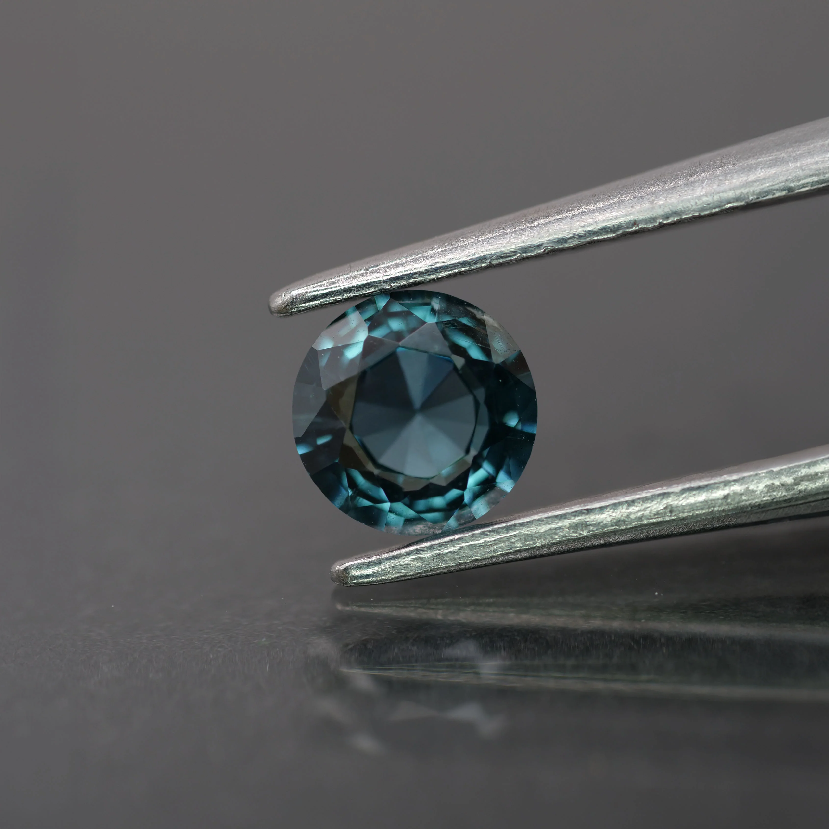 Spinel | natural, blue color, round-cut, 5mm, *0.5ct