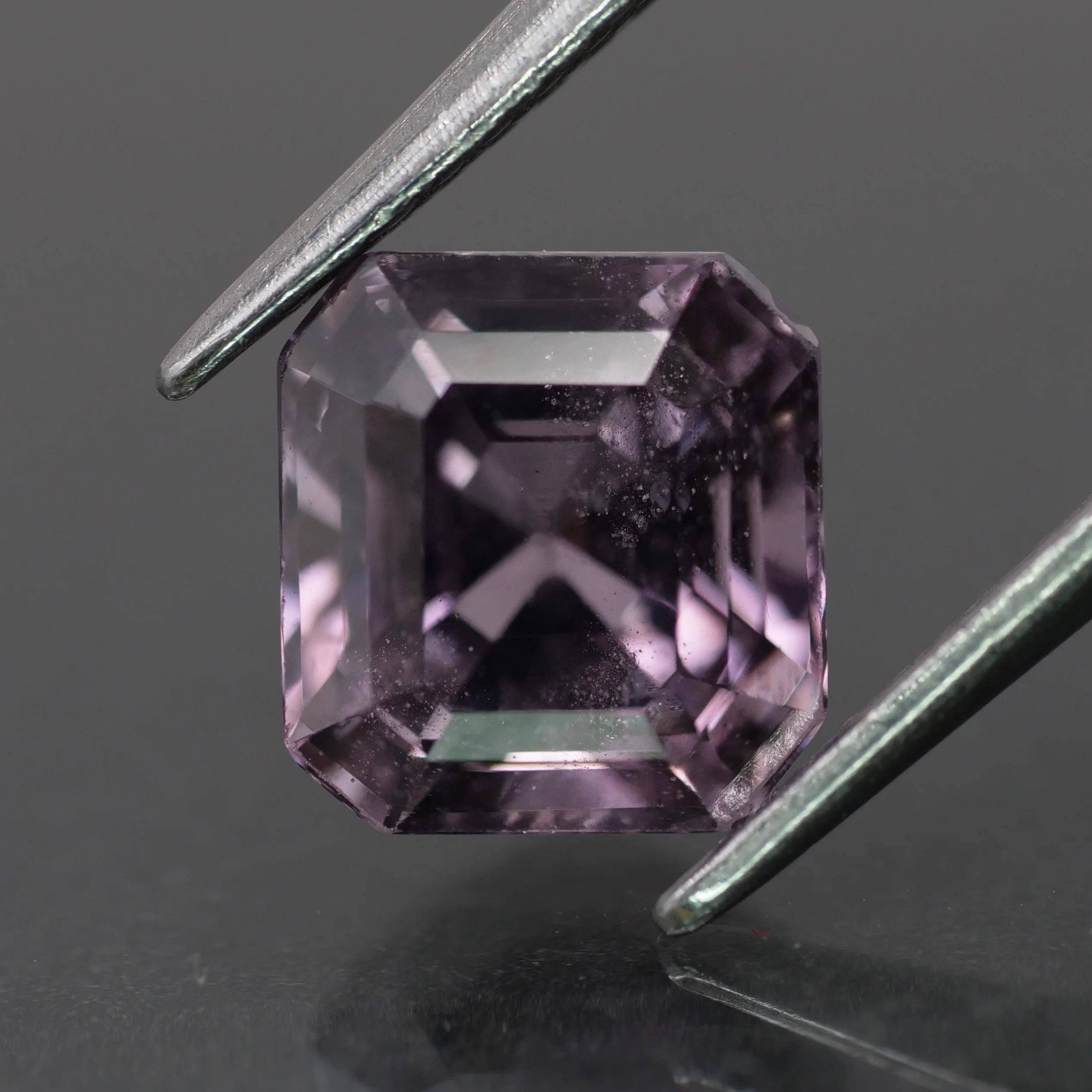 Spinel | natural, purple color, square-cut, *7x6.5mm, 2ct