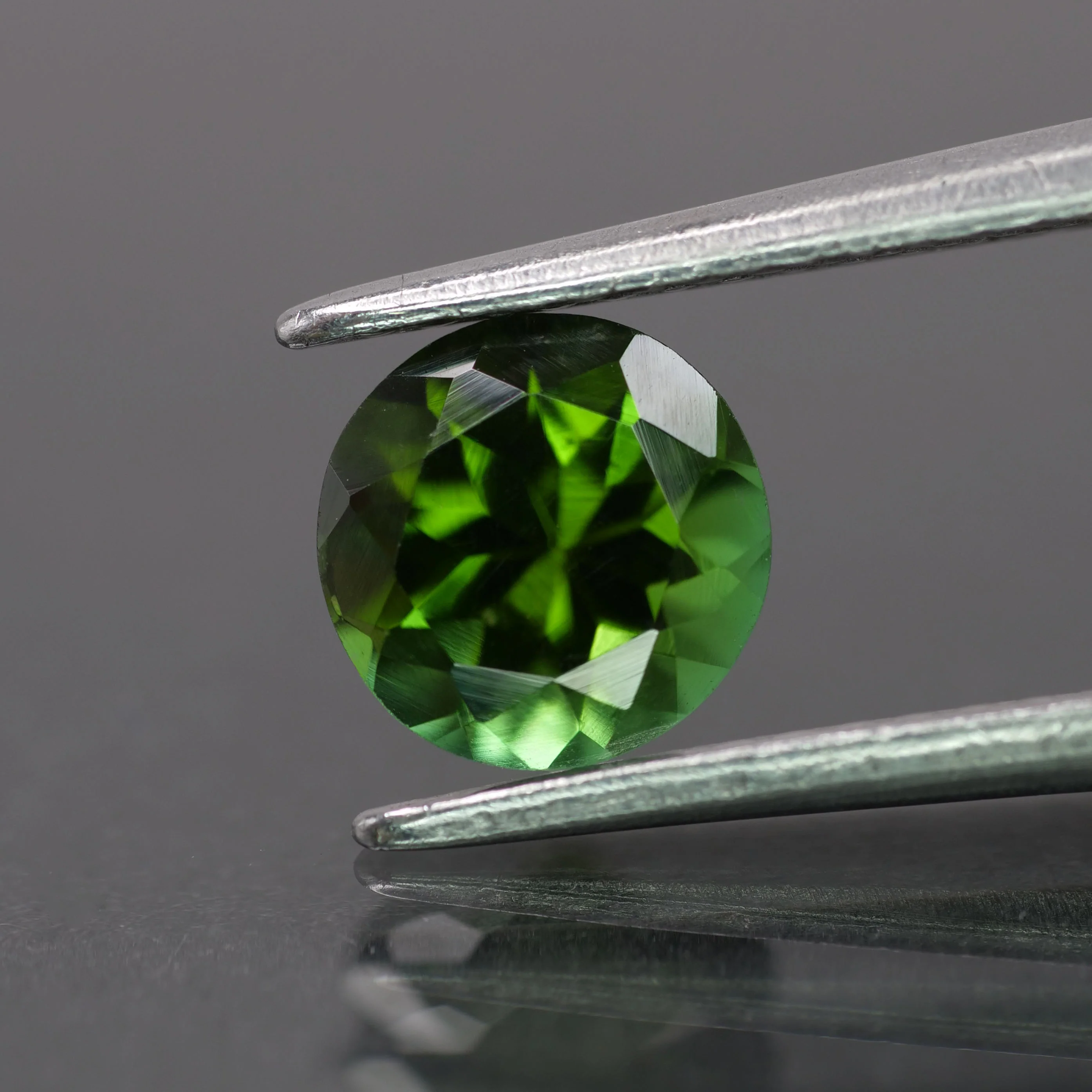 Tourmaline | natural, green color, round-cut, 6mm, 0.8ct