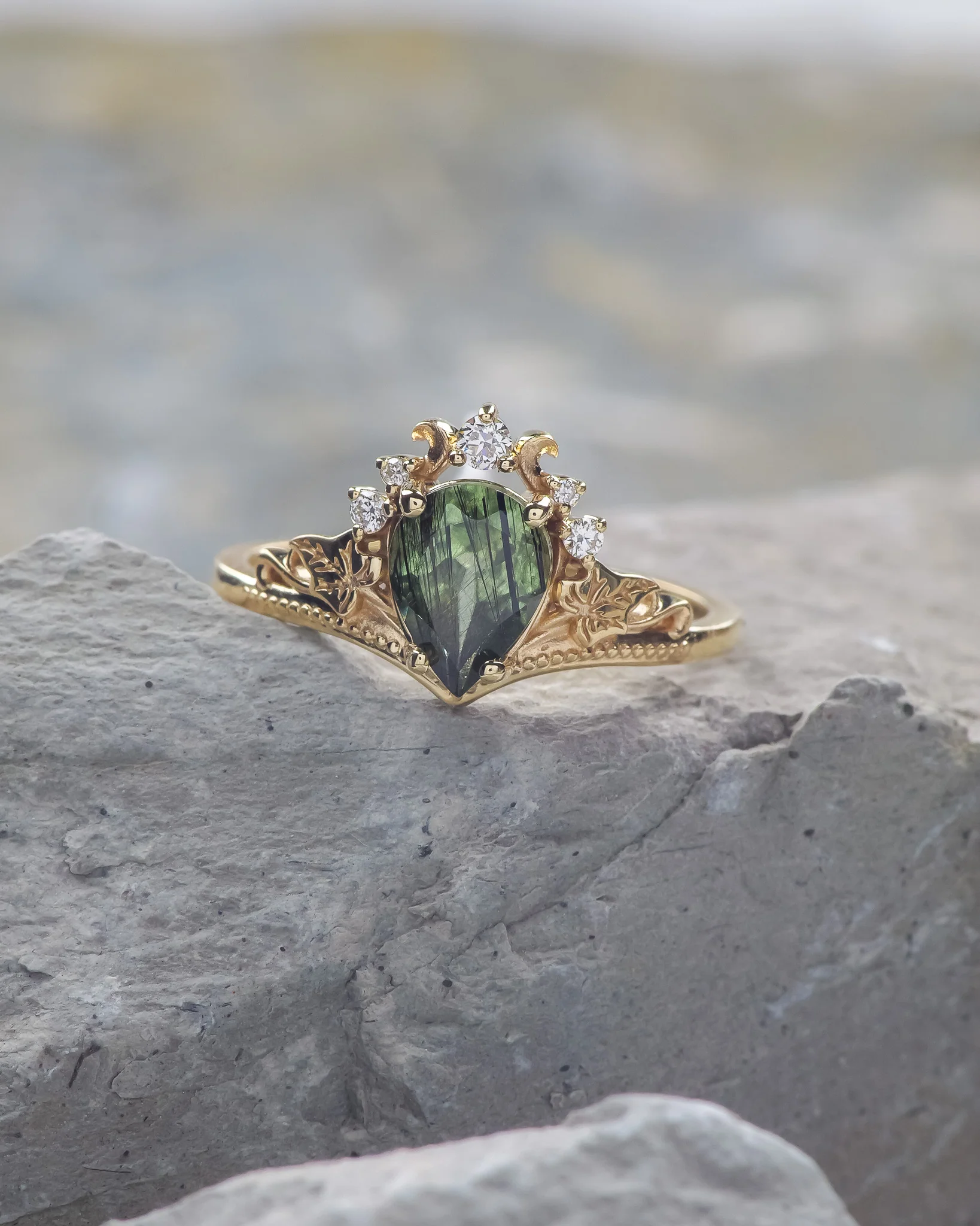 Unusual rutile peridot engagement ring, golden ring with ivy leaves / Ariadne - Image 6