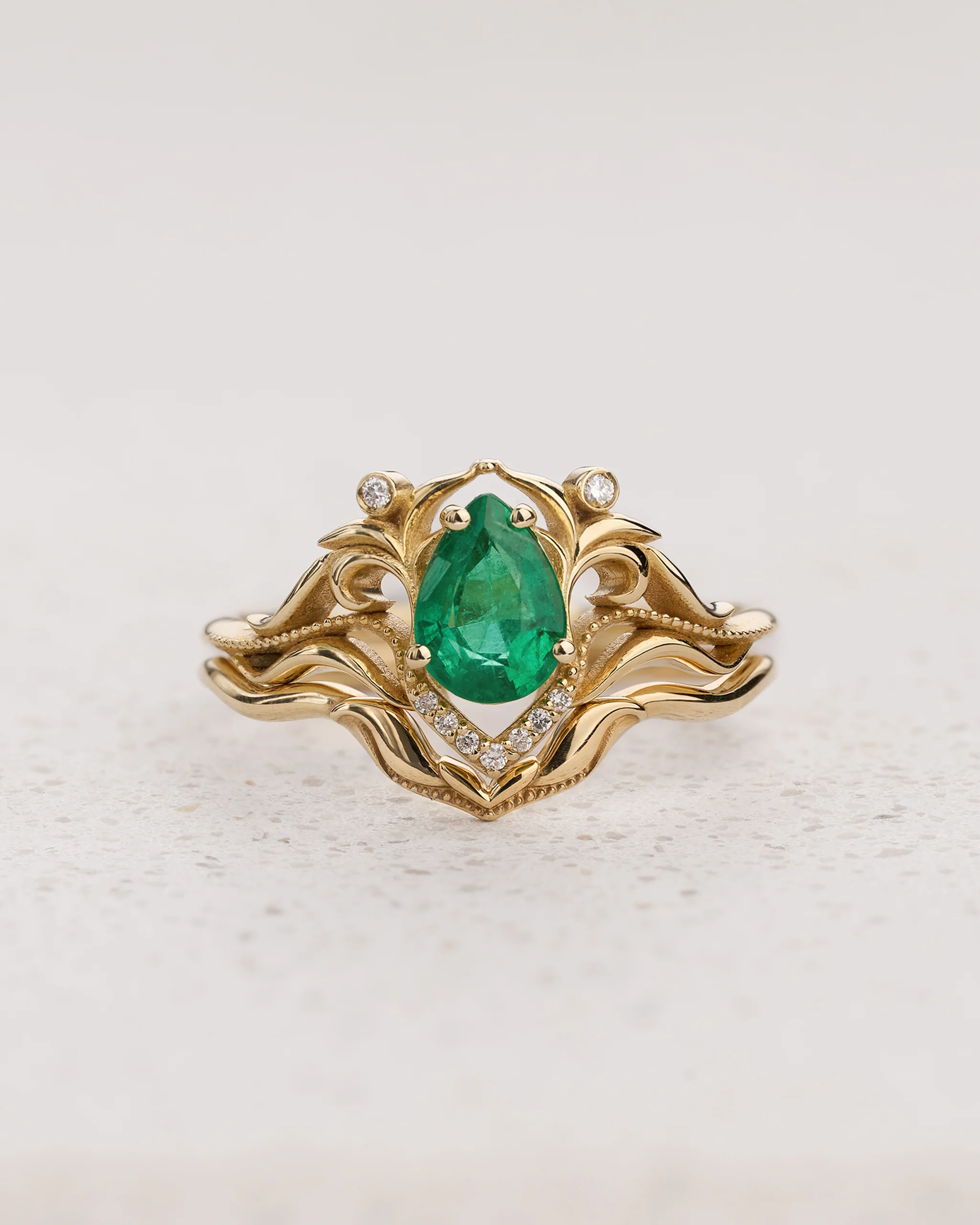 Natural Emerald Bridal Set with Chevron Matching Band / Lida small - Image 5
