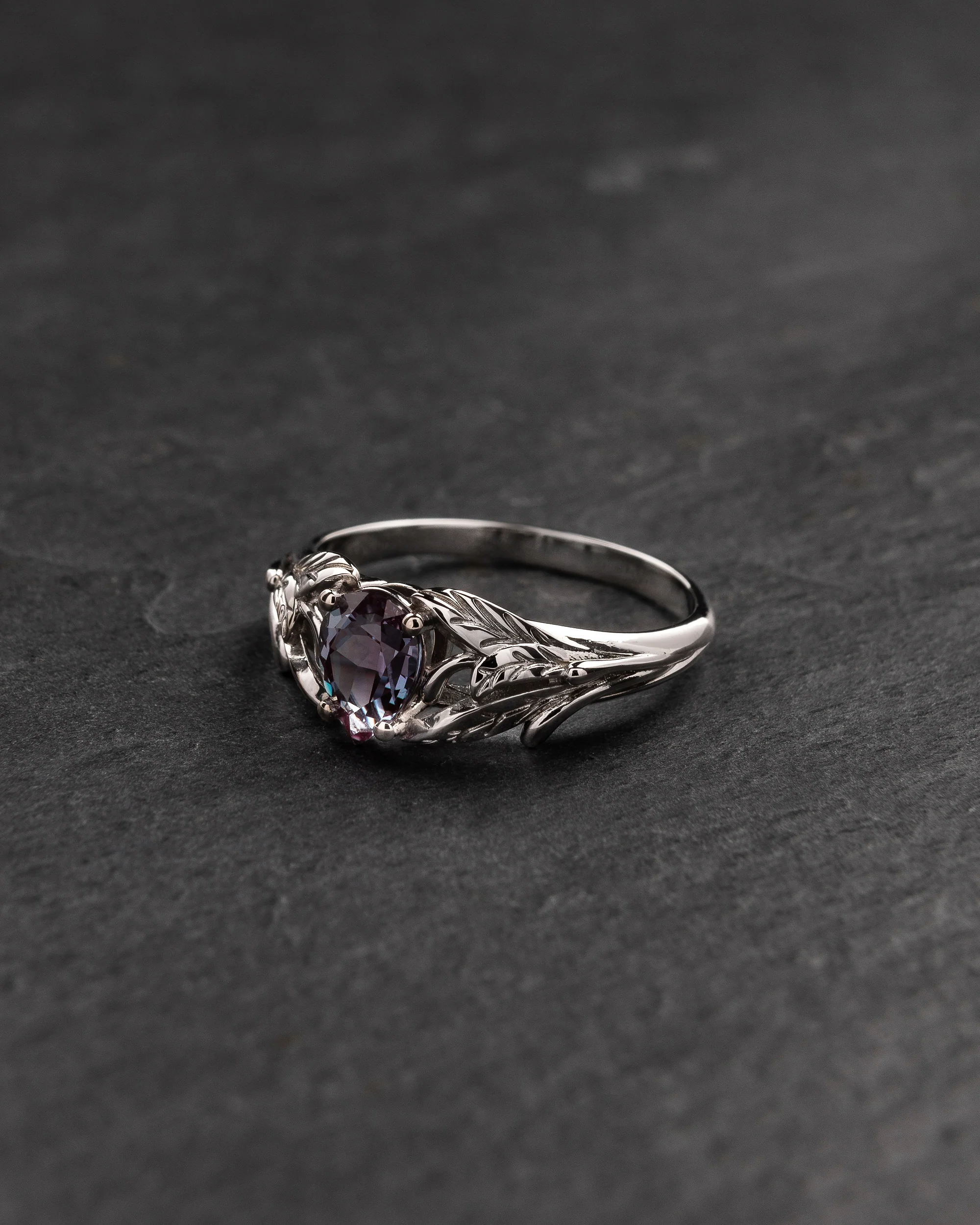 Wisteria | pear cut 7x5 mm gemstone setting without accent gemstones - Image 3
