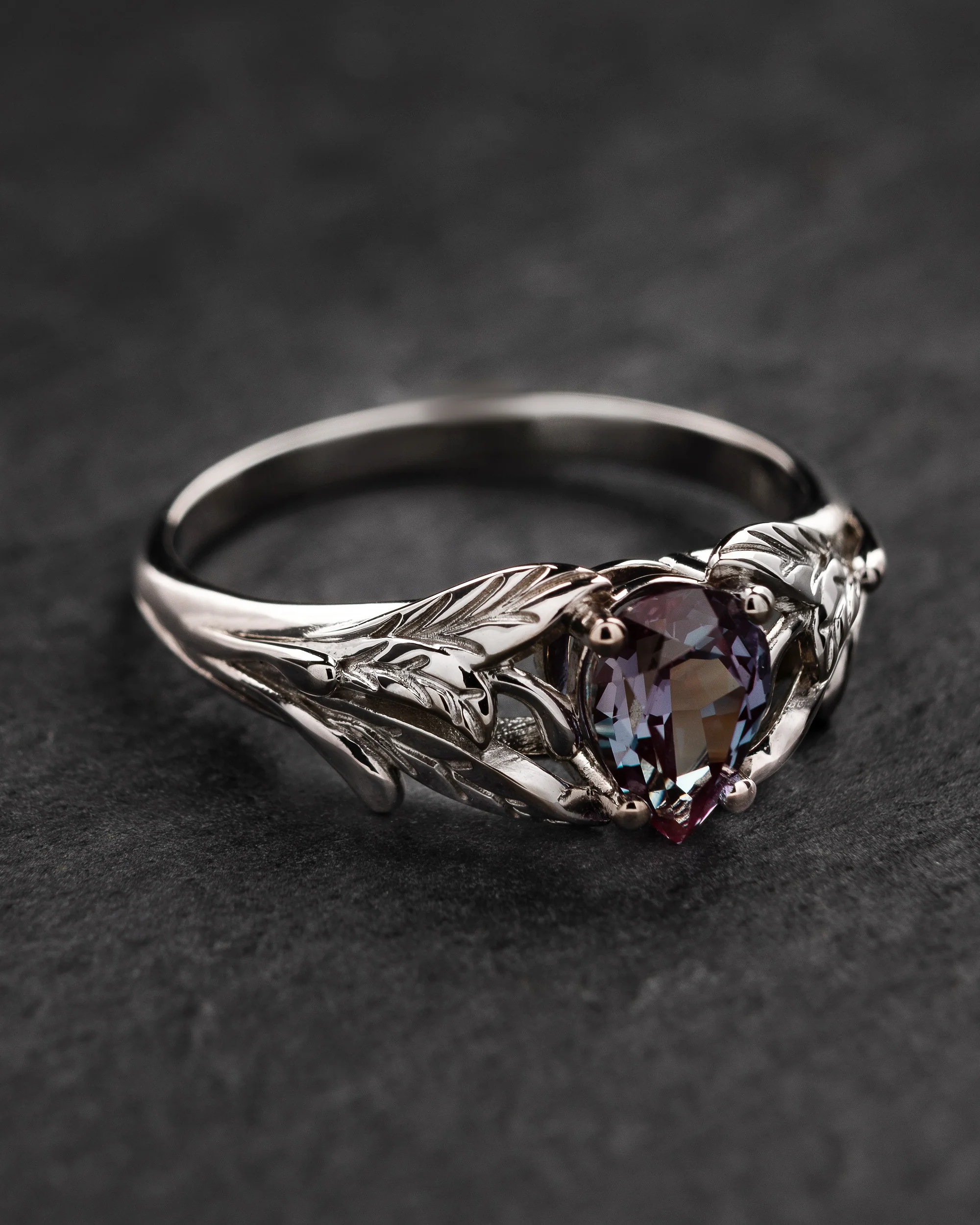 Wisteria | pear cut 7x5 mm gemstone setting without accent gemstones - Image 4