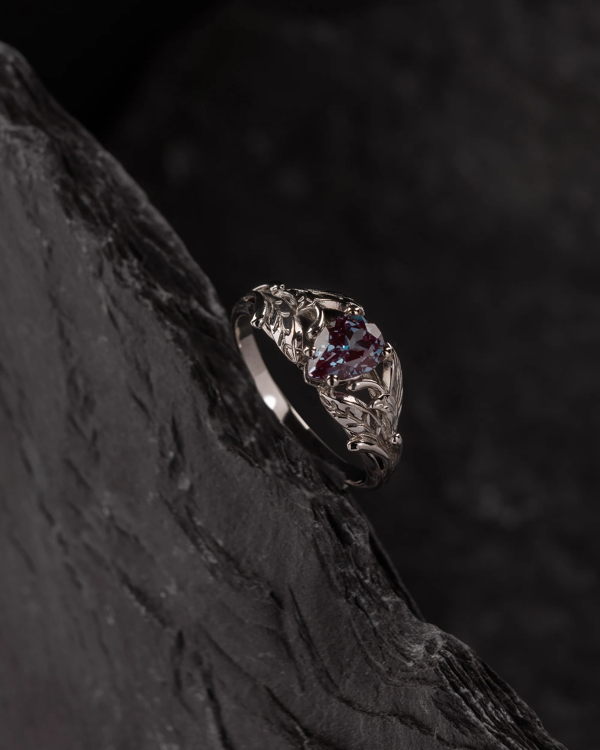 Wisteria | pear cut 7x5 mm gemstone setting without accent gemstones - Image 5