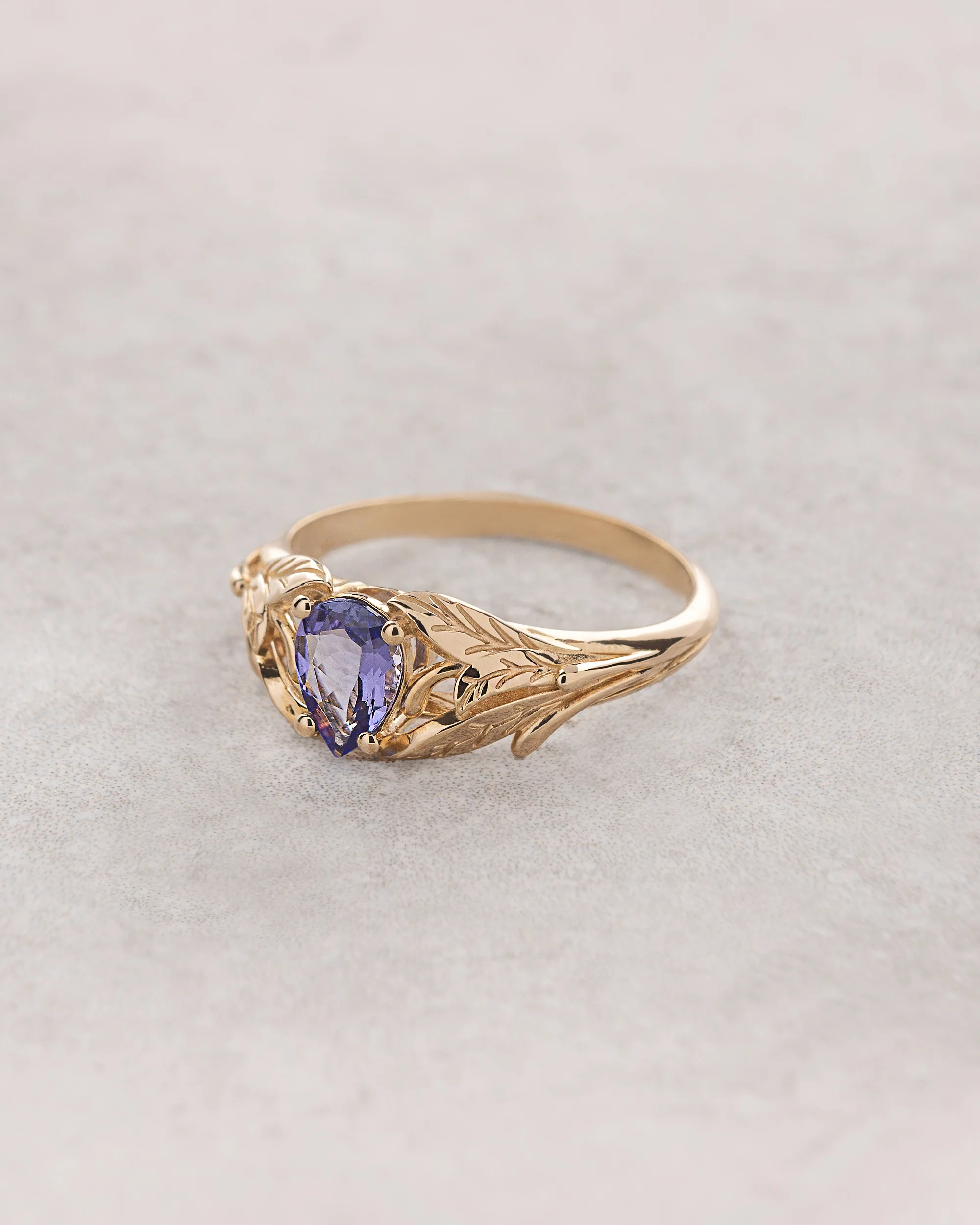 Wisteria | pear cut 7x5 mm gemstone setting without accent gemstones - Image 7