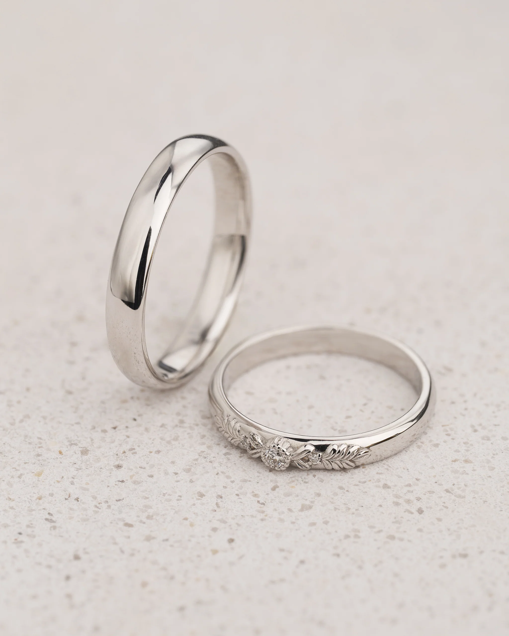Wreath Wedding Band with Diamonds & Classic 4 mm Wedding Band / Set for a Couple - Image 5